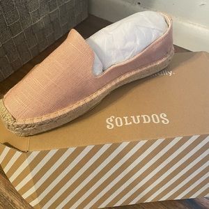 Light pink canvas shoes NEW